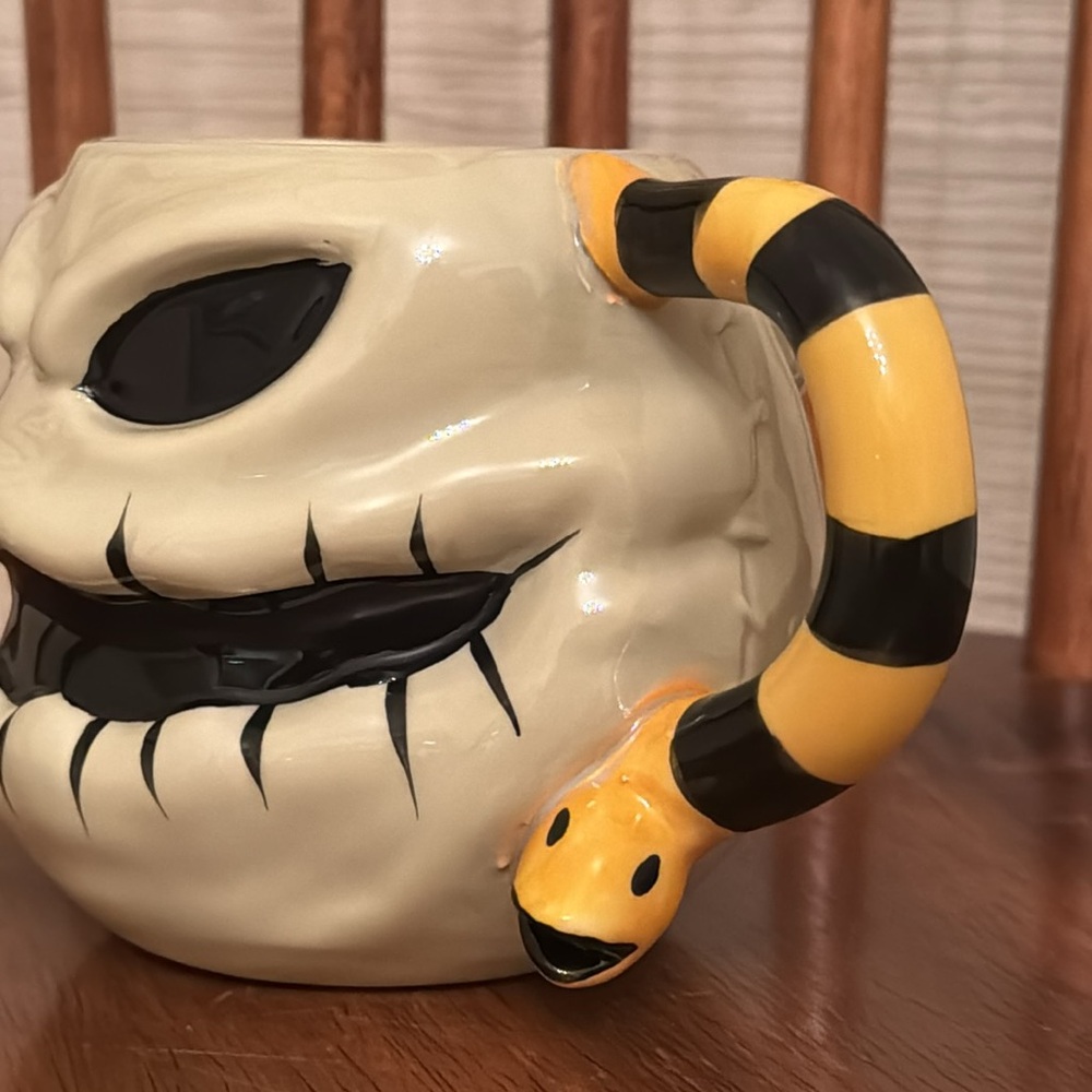NWOT oogie boogie ceramic mug with worm handle - Picture 3 of 5